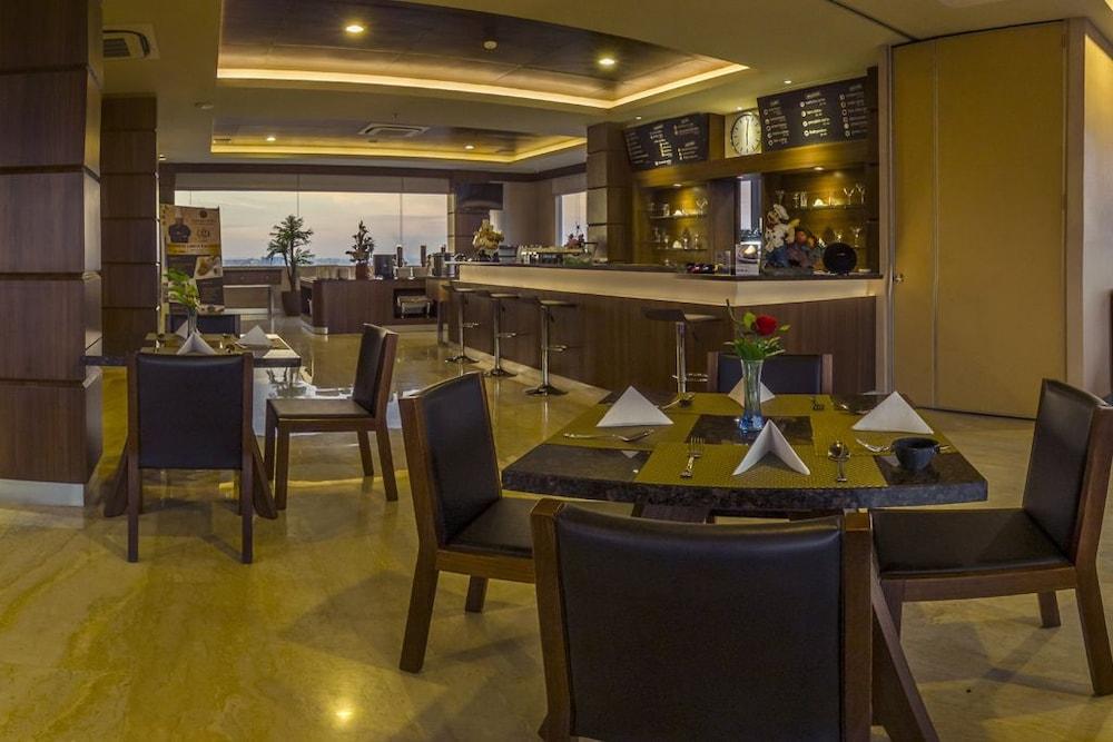 Demelia Hotel Makasar Exteriér fotografie