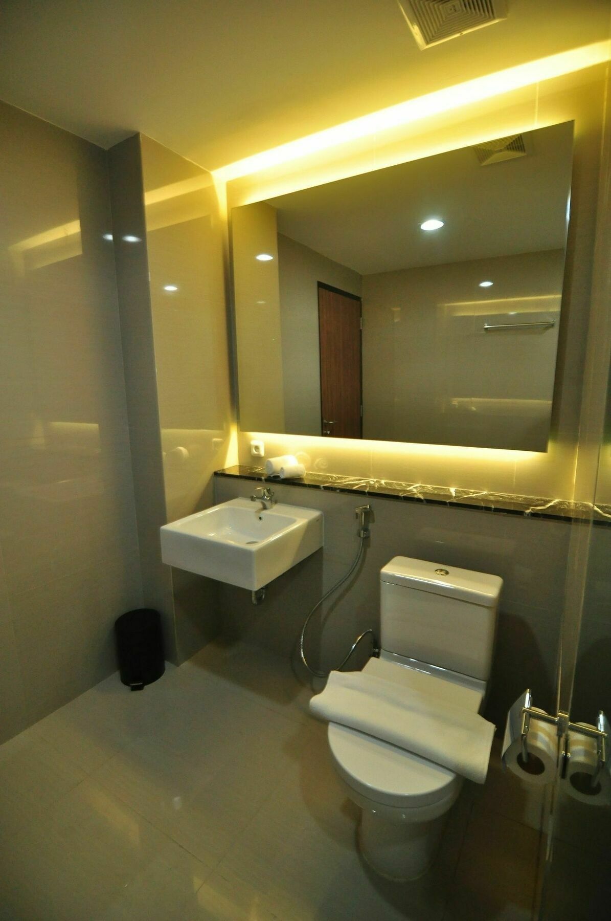 Demelia Hotel Makasar Exteriér fotografie